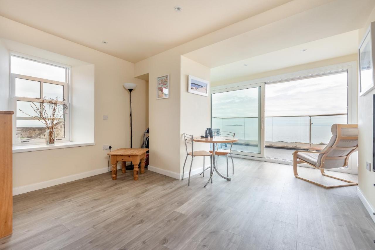 Stunning Shore Front House In Historic Cellardyke Анстрътър Екстериор снимка
